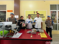 Gerebek Ruko di Pontianak Terkait Narkoba, Polisi Temukan 47 Batang Emas