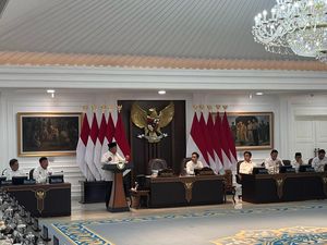 Prabowo Singgung Jubir Keseleo di Sidang Kabinet: Wajar Namanya Manusia Prabowo Singgung Jubir Keseleo di Sidang Kabinet: Wajar Namanya Manusia