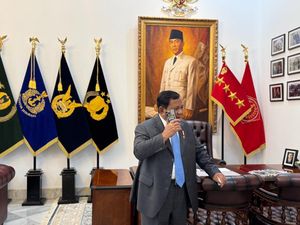 Momen Prabowo Telepon Langsung PM Lawrence Wong Beri Selamat Menang Pemilu