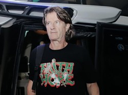 Absen Dampingi PSS Lawan PSIS gegara Akumulasi, Ini Kata Huistra