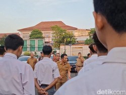 Video Komisi X DPR Khawatir Kebijakan Kirim Siswa ke Barak Belum Matang