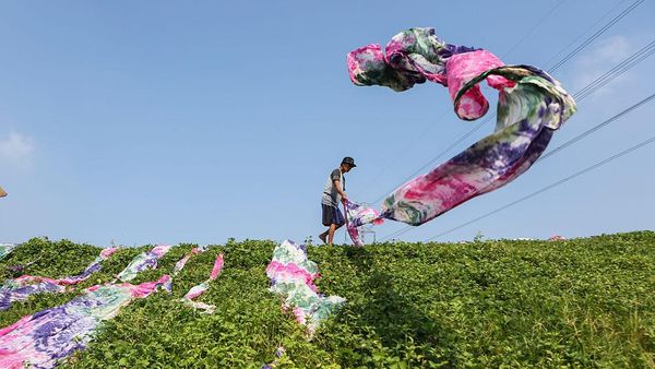 Potret Perajin Tekstil UMKM yang Tetap Bertahan