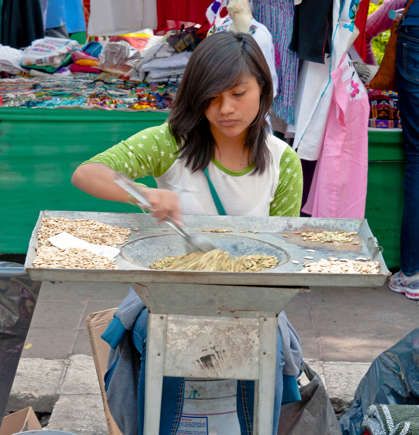 5 Negara dengan Jajanan Kaki Lima Terbaik, Ada Indonesia!