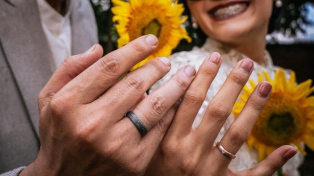 Update Informasi Selebriti InsertLive : Resmi Nikah, Profil Shadu Rasjidi Suami Komika Aci Resti yang Ternyata Anak Band