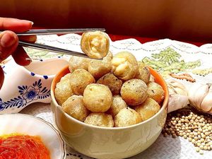 Gurih Mulur! 20 Cimol Keju Ada di Sini! Gurih Mulur! 20 Cimol Keju Ada di Sini!