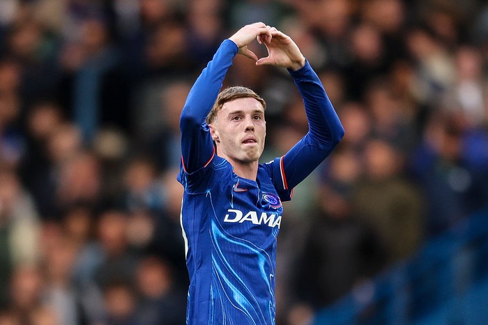 Cole Palmer LONDON, ENGLAND - MAY 04: Cole Palmer of Chelsea celebrates after scoring to make it 3-1 from the spot during the Premier League match between Chelsea FC and Liverpool FC at Stamford Bridge on May 04, 2025 in London, England. (Photo by Robin Jones/Getty Images)