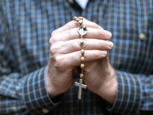 Doa Rosario Hari ini Senin, 16 Juni: Kabar Gembira dari Malaikat Gabriel Doa Rosario Hari ini Senin, 16 Juni: Kabar Gembira dari Malaikat Gabriel
