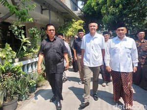 Ganjar hingga Cak Imin Melayat ke Rumah Duka Alamudin Dimyati Rois Ganjar hingga Cak Imin Melayat ke Rumah Duka Alamudin Dimyati Rois