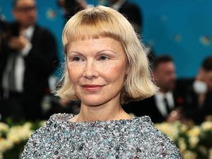 Gaya Rambut Bob Pendek Pamela Anderson Jadi Simbol Pejuang Feminin Gaya Rambut Bob Pendek Pamela Anderson Jadi Simbol Pejuang Feminin