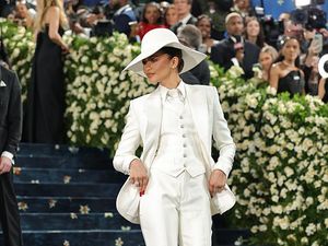 Foto: 12 Artis dengan Gaya Terbaik Sesuai Tema Met Gala 2025 Foto: 12 Artis dengan Gaya Terbaik Sesuai Tema Met Gala 2025