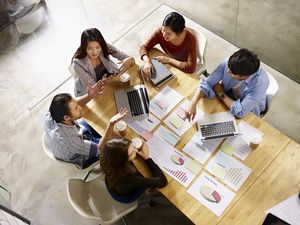 Menurut Survei, Ini Soft Skills dan Hard Skills yang Dibutuhkan Industri Menurut Survei, Ini Soft Skills dan Hard Skills yang Dibutuhkan Industri