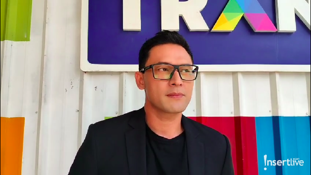Gosip Terkini Selebriti Insertlive : Umrah Sekalian Doa Minta Jodoh, Indra Bruggman: Ikhtiar Juga