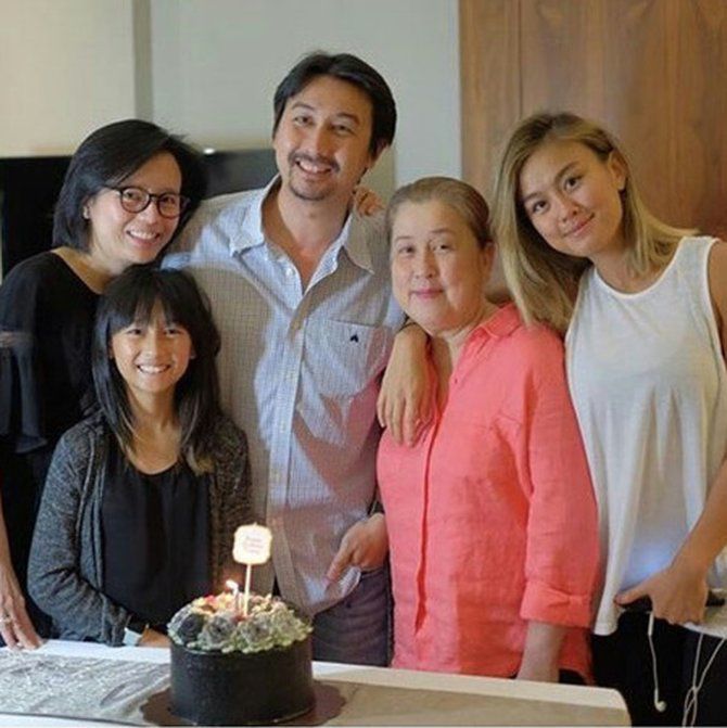 Jenny Siswono Ibunda Agnez Mo