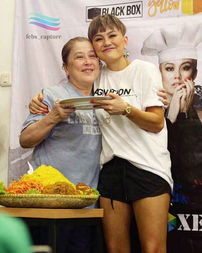 Jenny Siswono Ibunda Agnez Mo