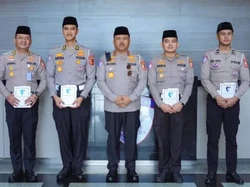 Kakorlantas Lepas Jemaah Haji Korlantas, Beri Pesan Bantu Orang Kesulitan