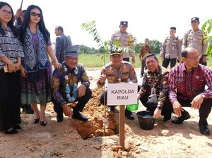 Penanaman Pohon di BNN Riau: Pohon Kuat, Generasi Hebat Tanpa Narkoba