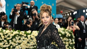Adu Gaya Member BLACKPINK di Met Gala: Lisa Pamer Tas LV, Jennie Pakai Tuxedo