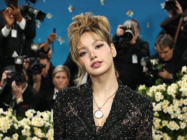 10 Gaya Artis Asia di Met Gala 2025, Lisa BLACKPINK Hingga Shah Rukh Khan