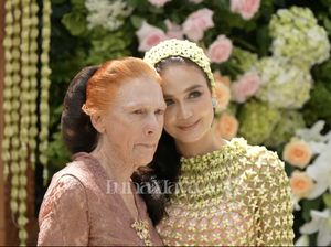 Prosesi Siraman Luna Maya dengan Tujuh Sumber Mata Air