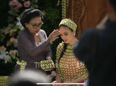 12 Foto Siraman Luna Maya-Maxime Bouttier Jelang Nikah, Kental Adat Jawa