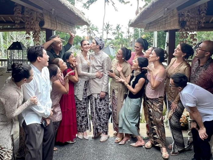 Luna Maya dan Maxime Bouttier Luna Maya dan Maxime Bouttier jelang menikah