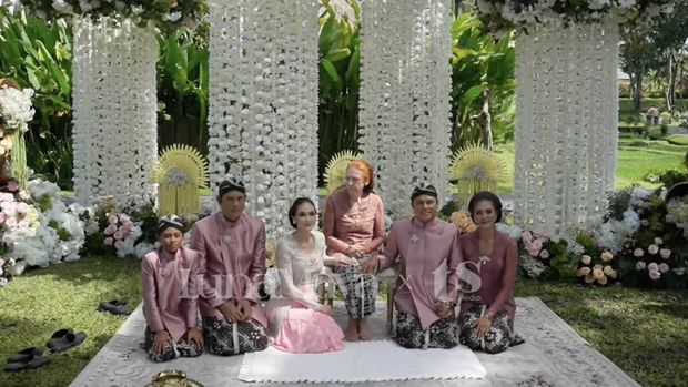 Luna Maya Siraman