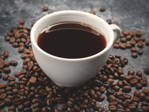 11 Manfaat Minum Kopi Tanpa Gula untuk Kesehatan dan Efek Sampingnya