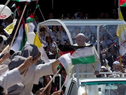 Mobil Paus Jadi Klinik Kesehatan Keliling untuk Anak-anak Gaza