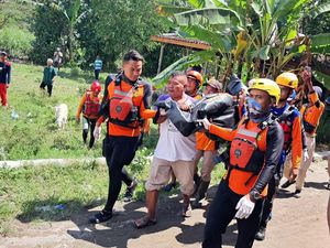 Bocah Bantul Hilang Terseret Arus Selokan Saat Ambil Sandal Ditemukan Tewas Bocah Bantul Hilang Terseret Arus Selokan Saat Ambil Sandal Ditemukan Tewas