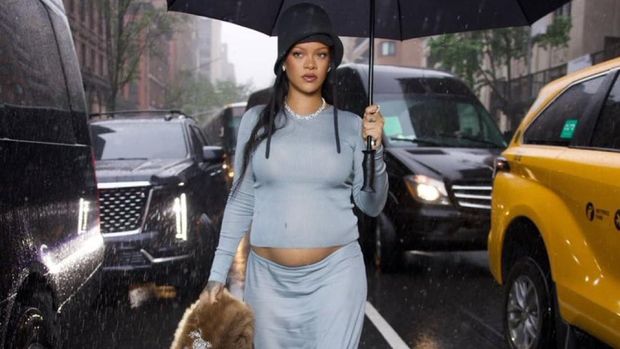 Pamer Baby Bump di Met Gala 2025, Rihanna Hamil Anak ke-3