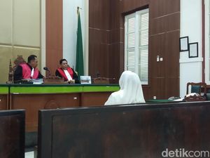 Mira Hayati-Agus Salim Jalani Sidang Pleidoi di PN Makassar Hari Ini Mira Hayati-Agus Salim Jalani Sidang Pleidoi di PN Makassar Hari Ini