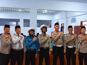 Senangnya Santri Ponorogo Saat Dapat Edukasi Safety Riding Senangnya Santri Ponorogo Saat Dapat Edukasi Safety Riding