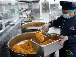 Potret Dapur Katering Jemaah Haji RI, Koki hingga Bumbu dari Tanah Air