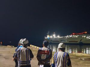 Cuaca Buruk, Kapal Dharma Rucitra Tabrak Dermaga Wae Kelambu