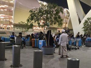 30 WNI Kepergok Hendak Berhaji Pakai Visa Ziarah di Bandara Jeddah 30 WNI Kepergok Hendak Berhaji Pakai Visa Ziarah di Bandara Jeddah