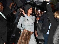 Perut Besar Rihanna Jadi Sorotan di MET Gala 2025, Hamil Anak Ke-3?