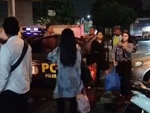 Razia Prostitusi Modus Open BO di Bogor, 3 Wanita Diamankan Razia Prostitusi Modus Open BO di Bogor, 3 Wanita Diamankan