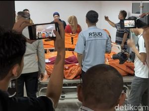 3 dari 12 Jenazah Korban Bus ALS Dijemput Keluarga 3 dari 12 Jenazah Korban Bus ALS Dijemput Keluarga