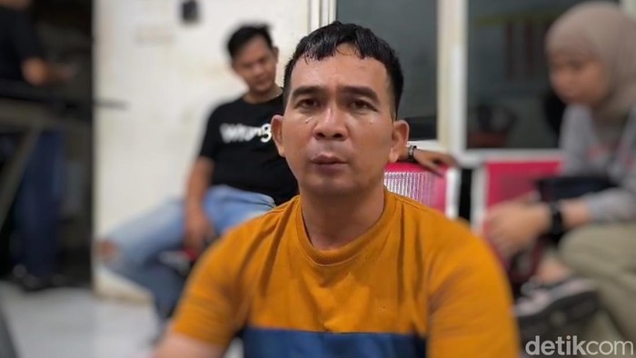Tampang Galih Adrian, pencuri motor WNA Rusia di Palembang. Tampang Galih Adrian, pencuri motor WNA Rusia di Palembang.