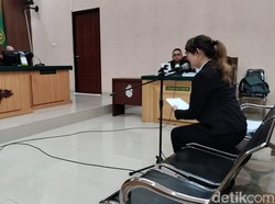 Isa Zega Yakin Divonis Bebas Usai Bacakan Pledoi di Hadapan Hakim