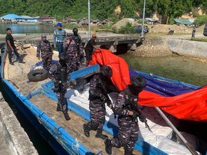 TNI AL Gagalkan Penyelundupan 280 Ballpres Pakaian Bekas Impor Ilegal di Buol TNI AL Gagalkan Penyelundupan 280 Ballpres Pakaian Bekas Impor Ilegal di Buol
