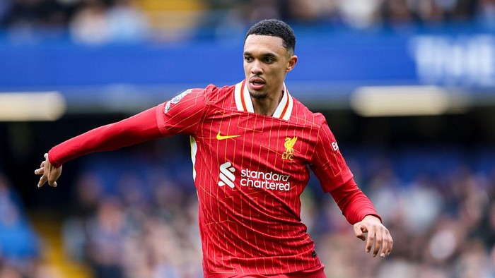 Trent Alexander-Arnold LONDON, ENGLAND - MAY 04: Trent Alexander-Arnold of Liverpool during the Premier League match between Chelsea FC and Liverpool FC at Stamford Bridge on May 04, 2025 in London, England. (Photo by Robin Jones/Getty Images)