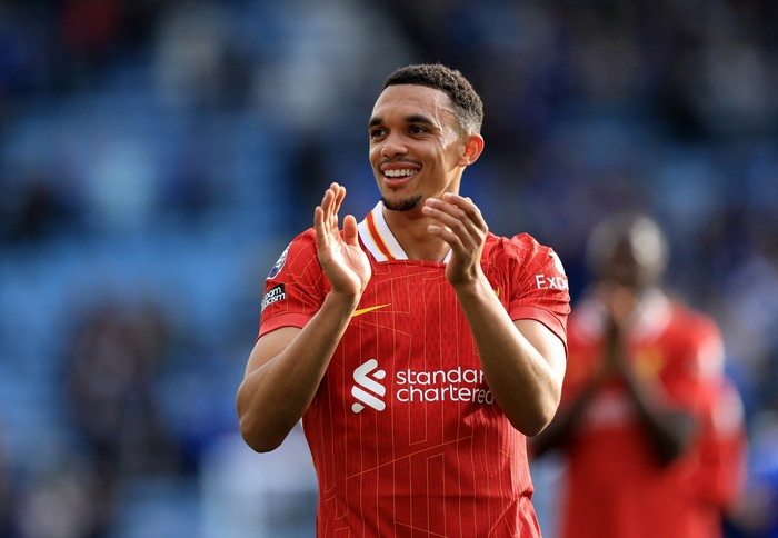 Soccer Football - Premier League - Leicester City v Liverpool - King Power Stadium, Leicester, Britain - April 20, 2025 Liverpools Trent Alexander-Arnold celebrates after the match Action Images via Reuters/Andrew Boyers EDITORIAL USE ONLY. NO USE WITH UNAUTHORIZED AUDIO, VIDEO, DATA, FIXTURE LISTS, CLUB/LEAGUE LOGOS OR LIVE SERVICES. ONLINE IN-MATCH USE LIMITED TO 120 IMAGES, NO VIDEO EMULATION. NO USE IN BETTING, GAMES OR SINGLE CLUB/LEAGUE/PLAYER PUBLICATIONS. PLEASE CONTACT YOUR ACCOUNT REPRESENTATIVE FOR FURTHER DETAILS..