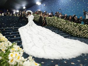Apa Itu Met Gala? Ini Sejarah hingga Tujuan Penyelenggaraannya Apa Itu Met Gala? Ini Sejarah hingga Tujuan Penyelenggaraannya