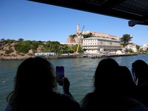 Kapal Tenggelam di Dekat Pulau Alcatraz AS, 1 Orang Tewas-2 Hilang