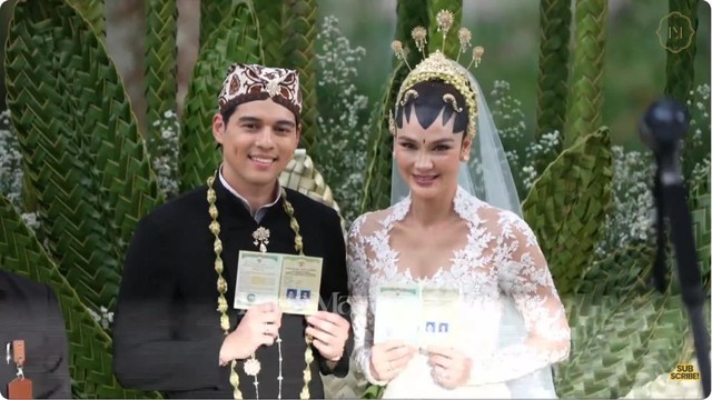 Berita Viral Selebriti dari InsertLive : MUI Sebut Ijab Kabul Luna Maya Sah, Sentil Pernyataan Ustaz Yusuf Mansur