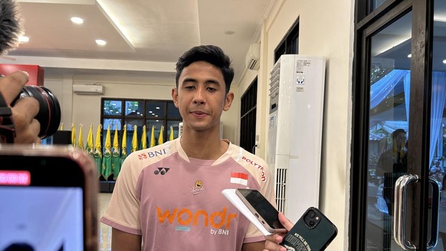 Berita Viral Selebriti dari InsertLive : Kata Pebulutangkis Alwi Farhan soal Foto Viral Masa Kecil Bareng Fajar Alfian