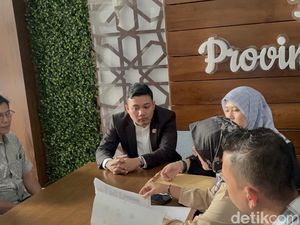 DPRD Jatim Dorong Disnaker Surabaya Tuntaskan Pesangon 16 Karyawan PHK DPRD Jatim Dorong Disnaker Surabaya Tuntaskan Pesangon 16 Karyawan PHK
