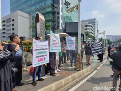 Eks Karyawan Bakrie Telecom Gelar Demo, Ini 5 Tuntutannya