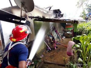 Tragedi 3 Balita Tewas Terjebak Kebakaran Saat Ditinggal Ibu Beli Makanan Tragedi 3 Balita Tewas Terjebak Kebakaran Saat Ditinggal Ibu Beli Makanan